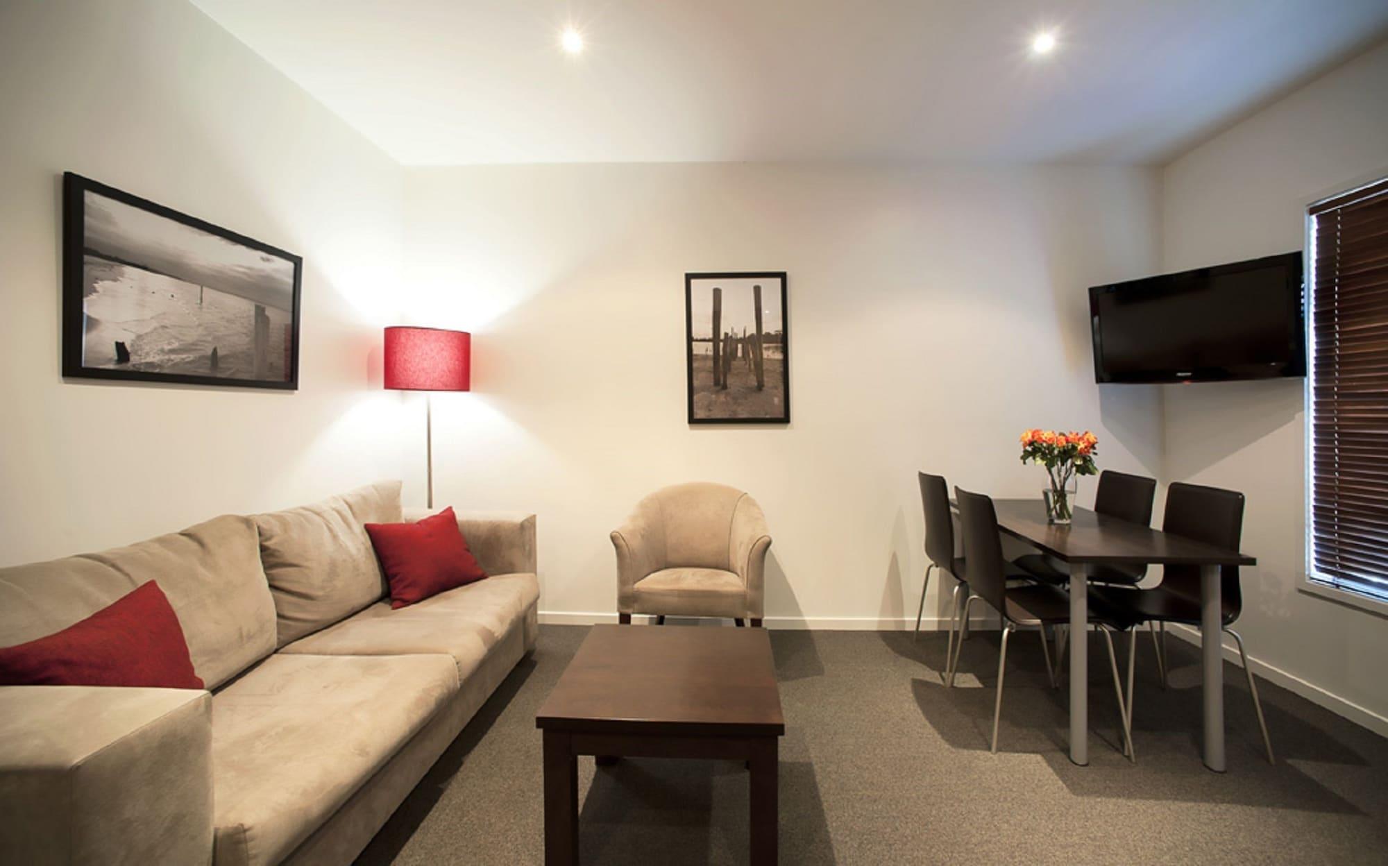 The Waves Apartments Cowes Ngoại thất bức ảnh