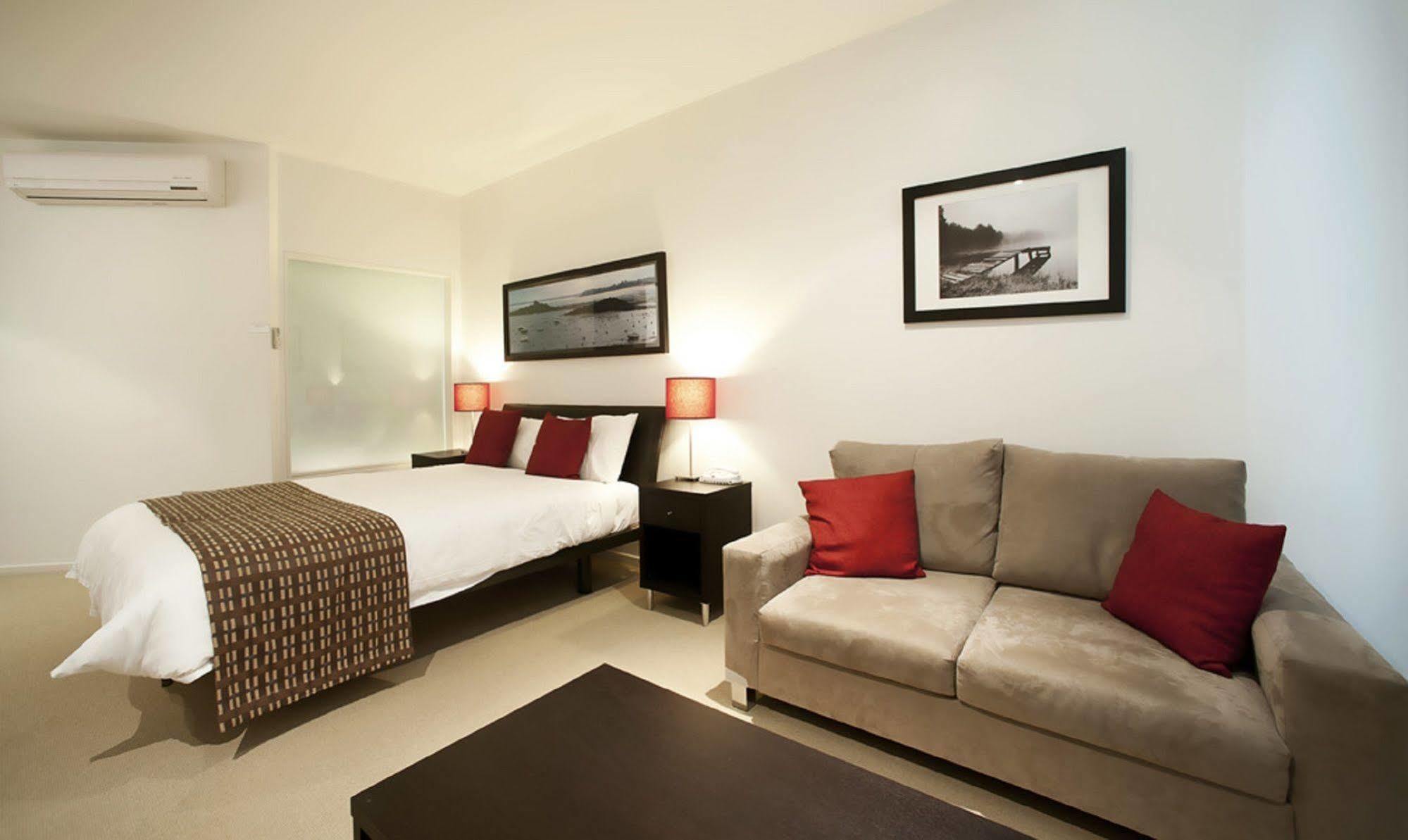 The Waves Apartments Cowes Ngoại thất bức ảnh
